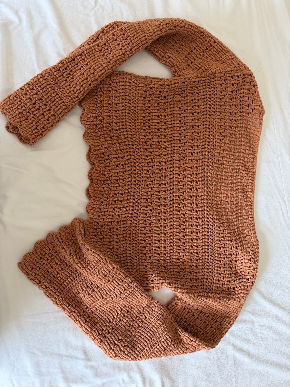 V‑Neck Crochet Crop Top in Rust Brown - Picture 4 of 4
